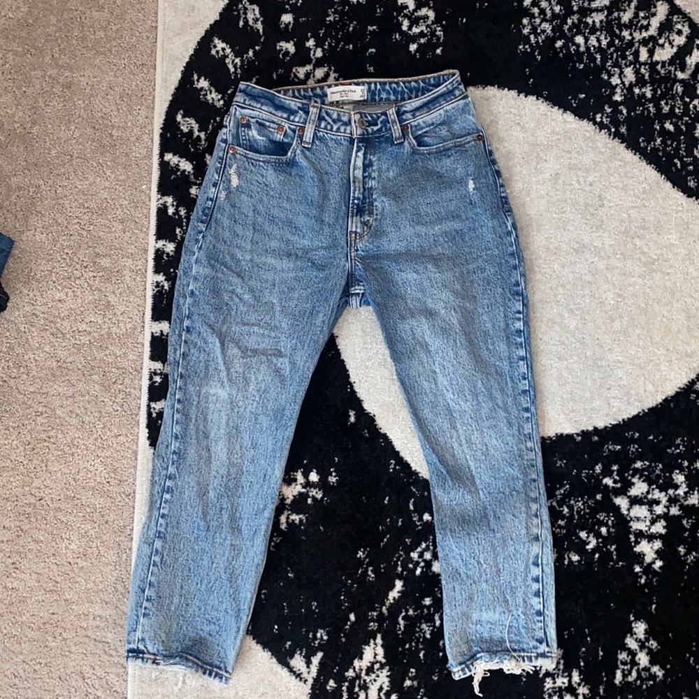 Abercrombie & Fitch Extra Short Curve Love Acid Wash Mom High Rise Jeans